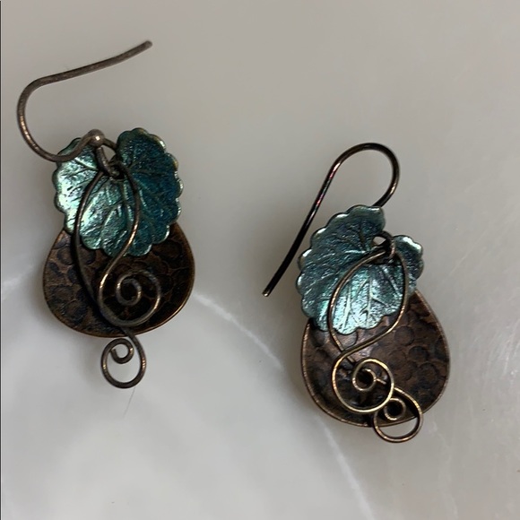 Earrings - Picture 4 of 6